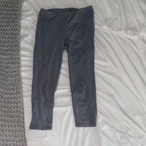 small grey cropped athleta leggings